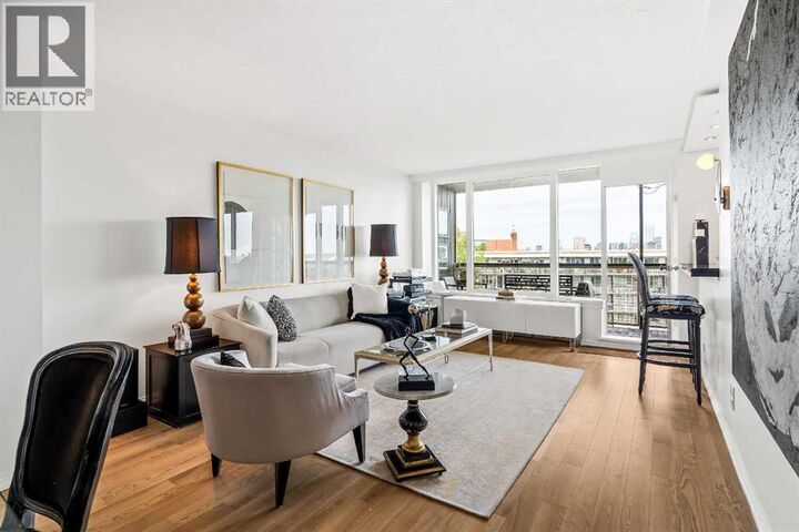 Property Photo:  3316 Rideau Place Southwest  AB T2S 1Z4 