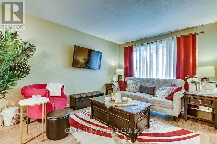 Property Photo:  700 Exeter Road 32  ON N6E 1L2 