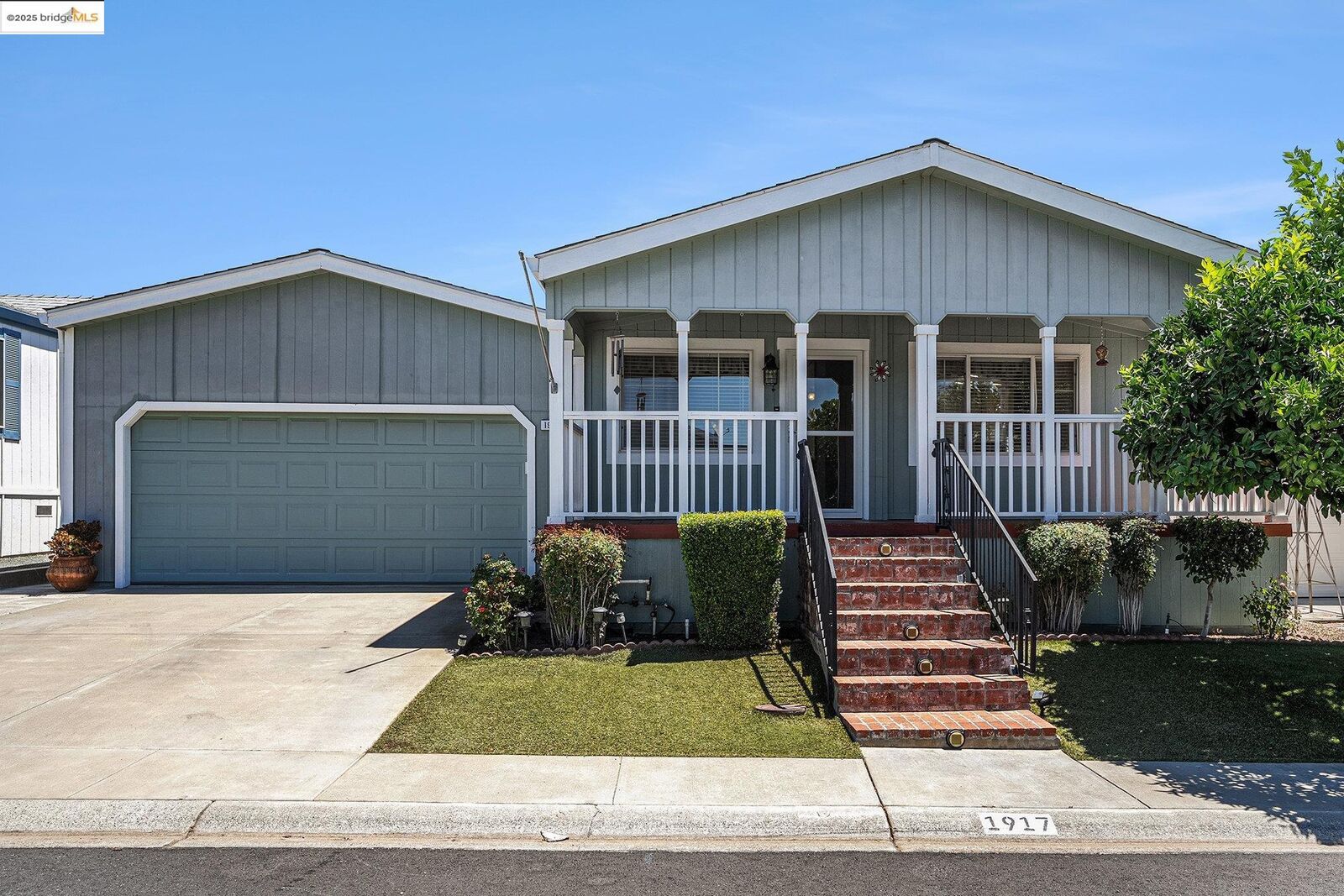 Property Photo:  1917 Geneva Ln  CA 94509 
