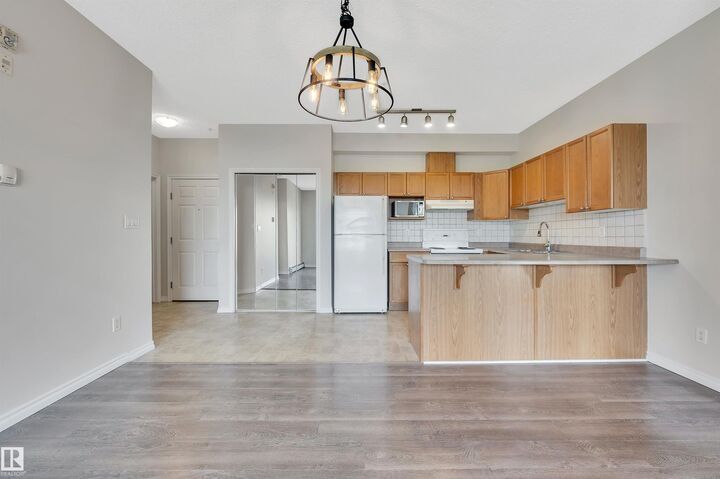 Property Photo: 10118 95 Street NW 308 AB T5H 4R6