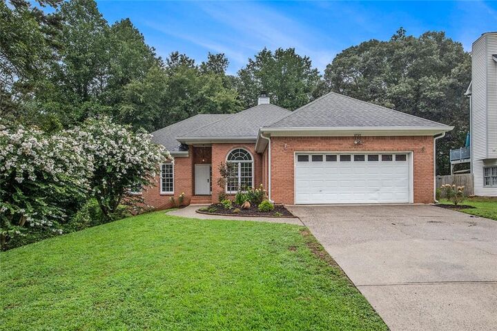 Property Photo: 2705 Stratfield Drive GA 30041