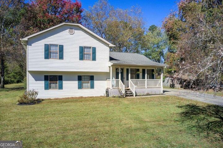 Property Photo: 1370 Compton Woods Drive GA 30052