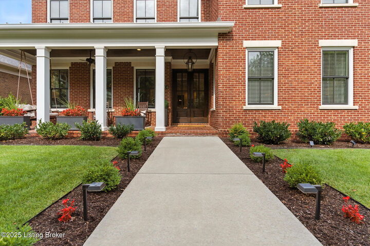 Property Photo: 10804 Kings Crown Dr KY 40059