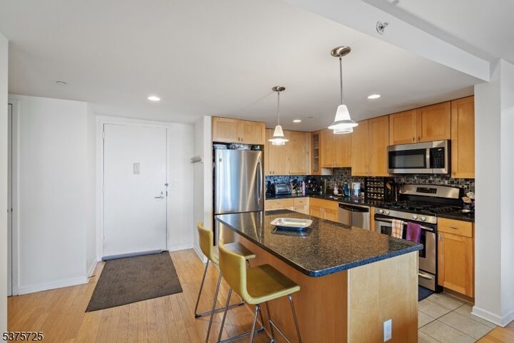 Property Photo:  700 Grove St 8T  NJ 07310 