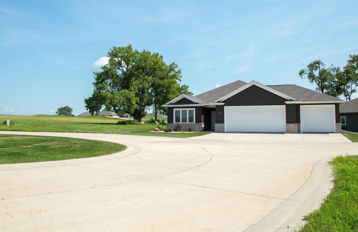 Property Photo:  132 Fairway Dr  IA 50677 