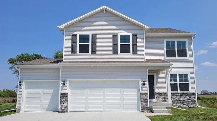 2907 Plum Drive  Norwalk IA 50211 photo