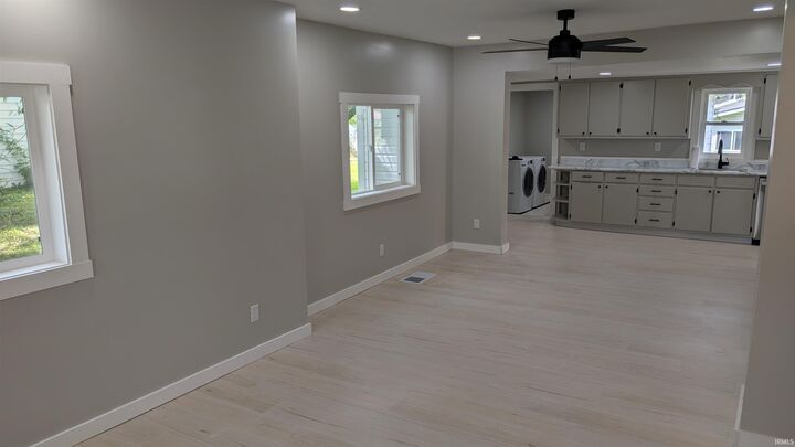 Property Photo: 407 E South Street IN 46714
