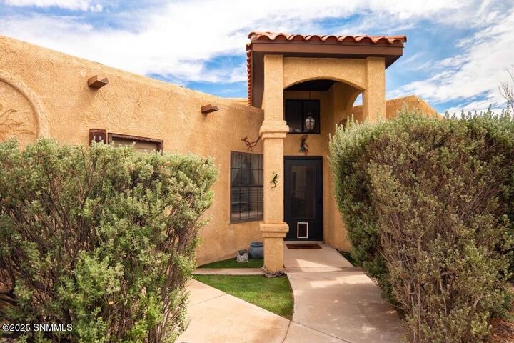 Property Photo:  2050 Pinecone Way  NM 88012 