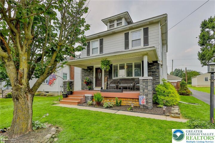 Property Photo: 451 E Lawn Road PA 18064