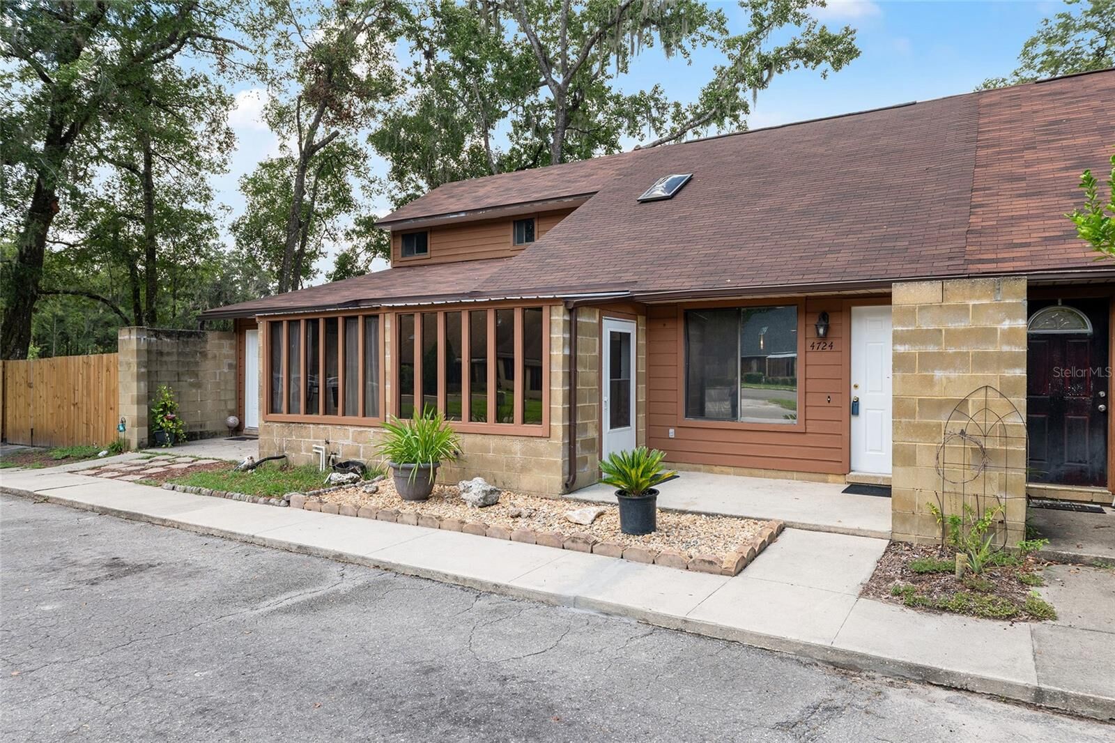 Property Photo:  4724 SW 67th Terrace  FL 32608 