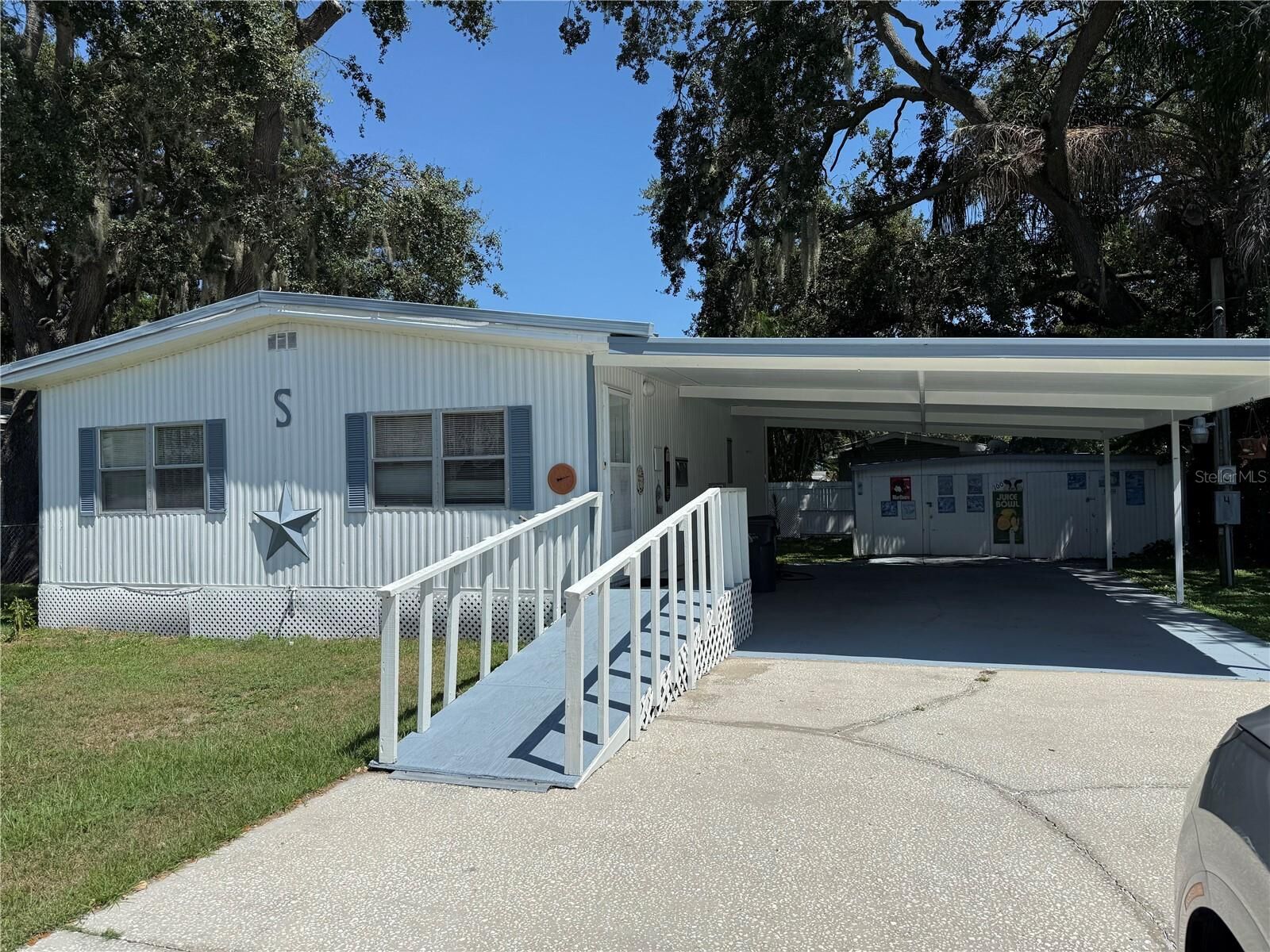Property Photo:  100 Dawson Lane NW  FL 33850 