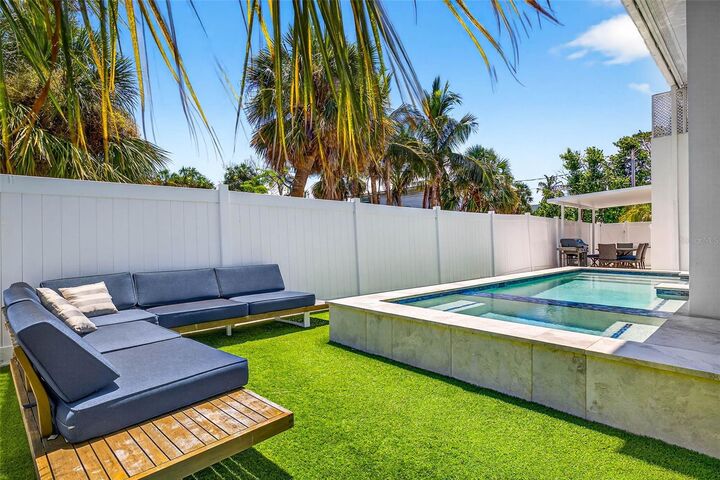 Property Photo: 5613 Gulf Drive FL 34217