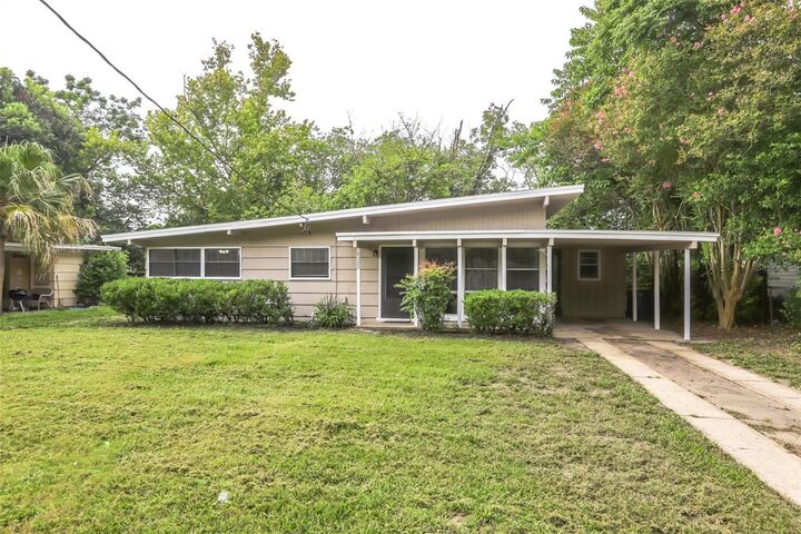 Property Photo: 6322 Sprinkle Drive N FL 32211