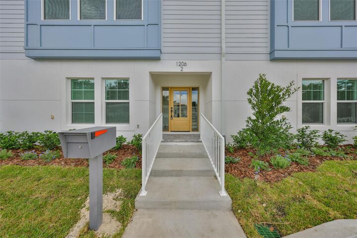 Property Photo: 1206 W Lemon Street 3 FL 33606