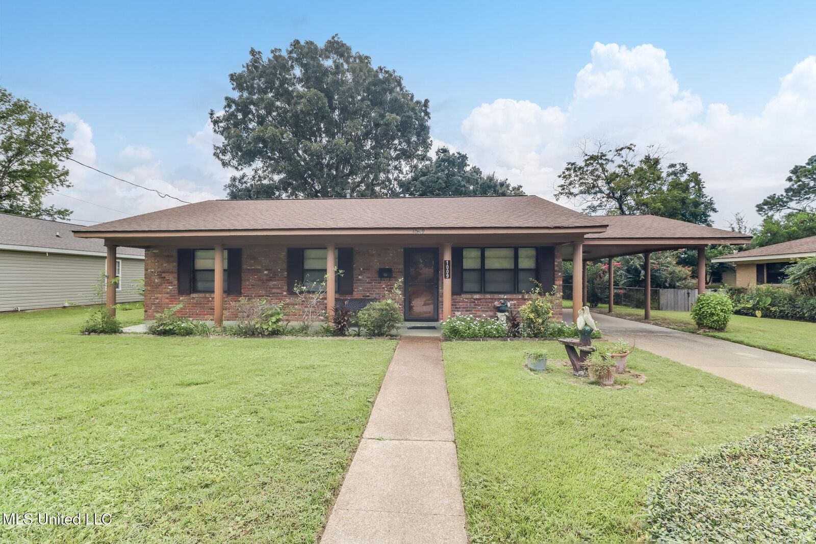 Property Photo:  1009 Wilson Drive  MS 39507 