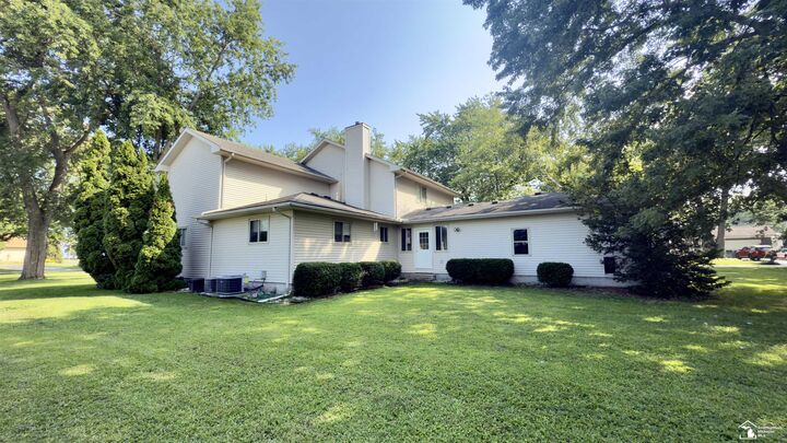Property Photo:  7962 Lake Street  MI 48161 