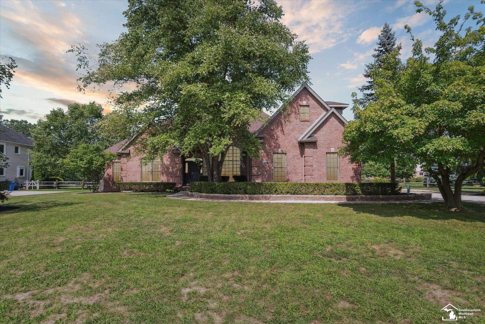 Property Photo:  385 Golfview Way  MI 48162 
