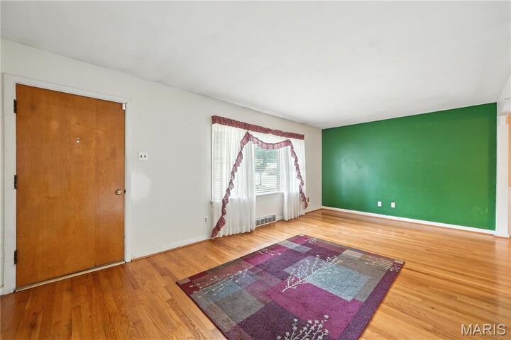 Property Photo: 2528 Shannonaire Drive MO 63136