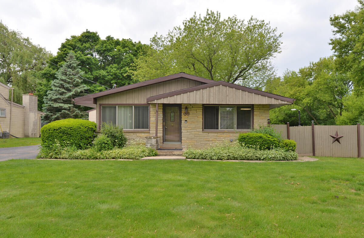 Property Photo: 38 S Emmertsen Rd WI 53406
