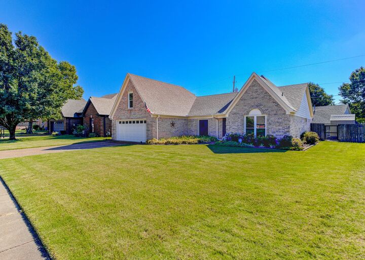 Property Photo:  1968 Chimneyrock Blvd E  TN 38016 