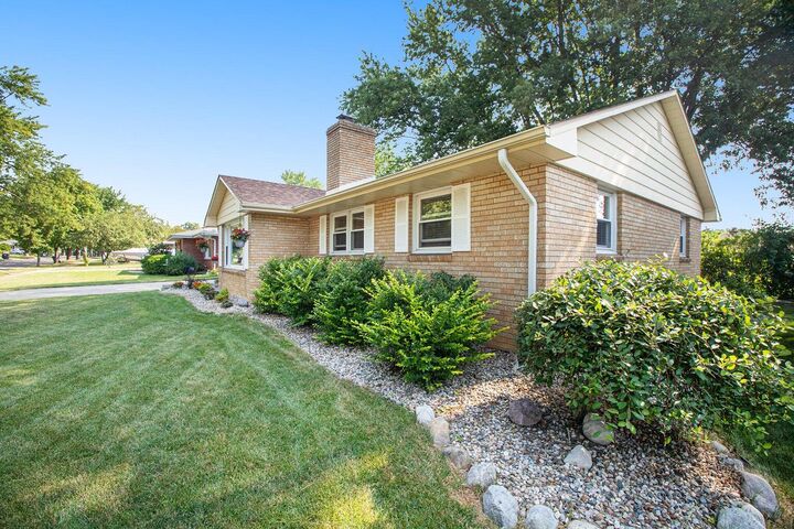 Property Photo:  2817 Willa Drive  MI 49085 