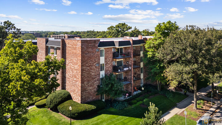 4900 Forest Avenue 205  Downers Grove IL 60515 photo