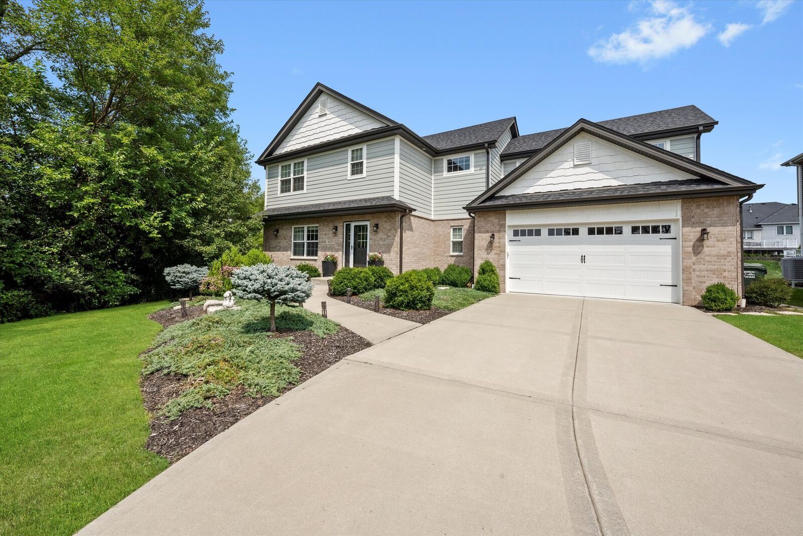 Property Photo: 16629 Orange Avenue IL 60467