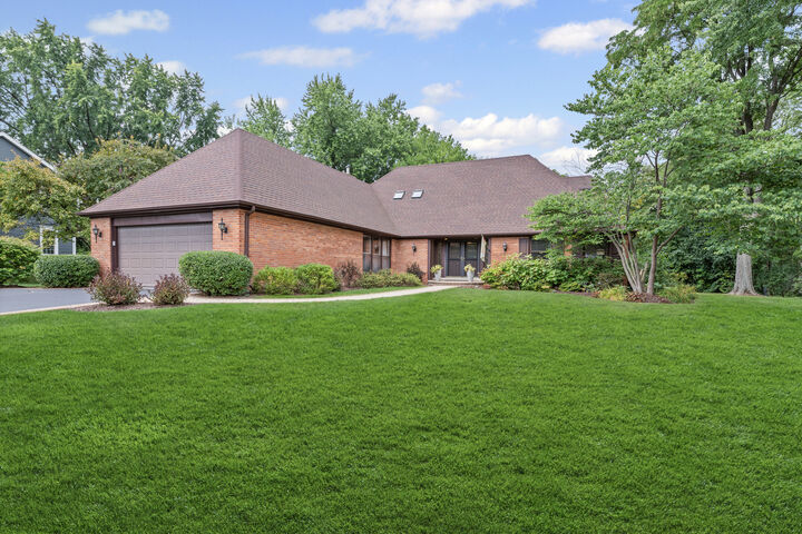 290 Cold Spring Road  Barrington IL 60010 photo