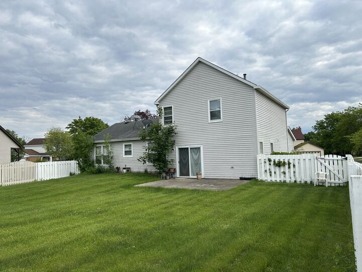 Property Photo: 1312 Darlington Court IL 60169