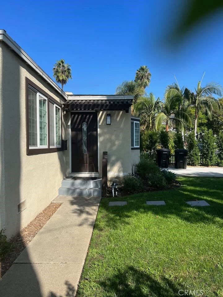 Property Photo:  5305 Lennox Avenue  CA 91401 