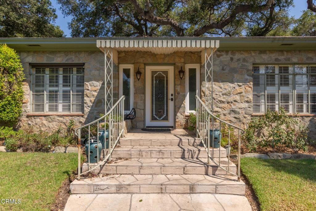 Property Photo: 1239 Fern Oaks Drive CA 93060