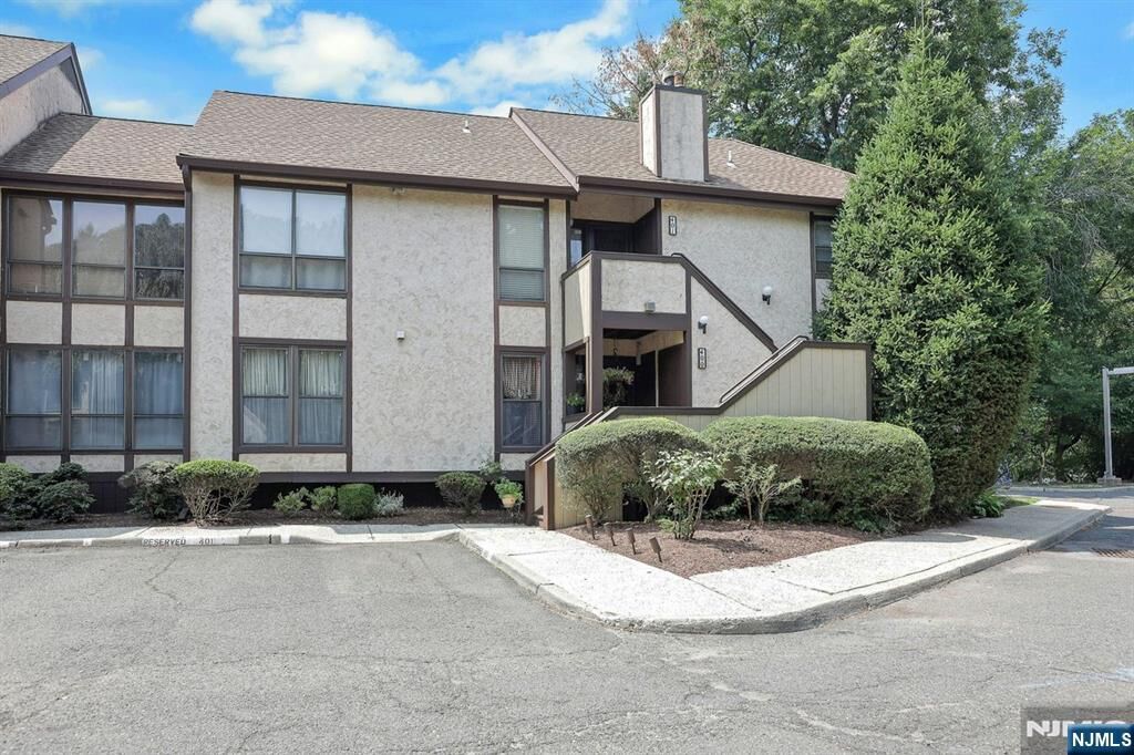 Property Photo:  400 River Oaks Drive  NJ 07070 