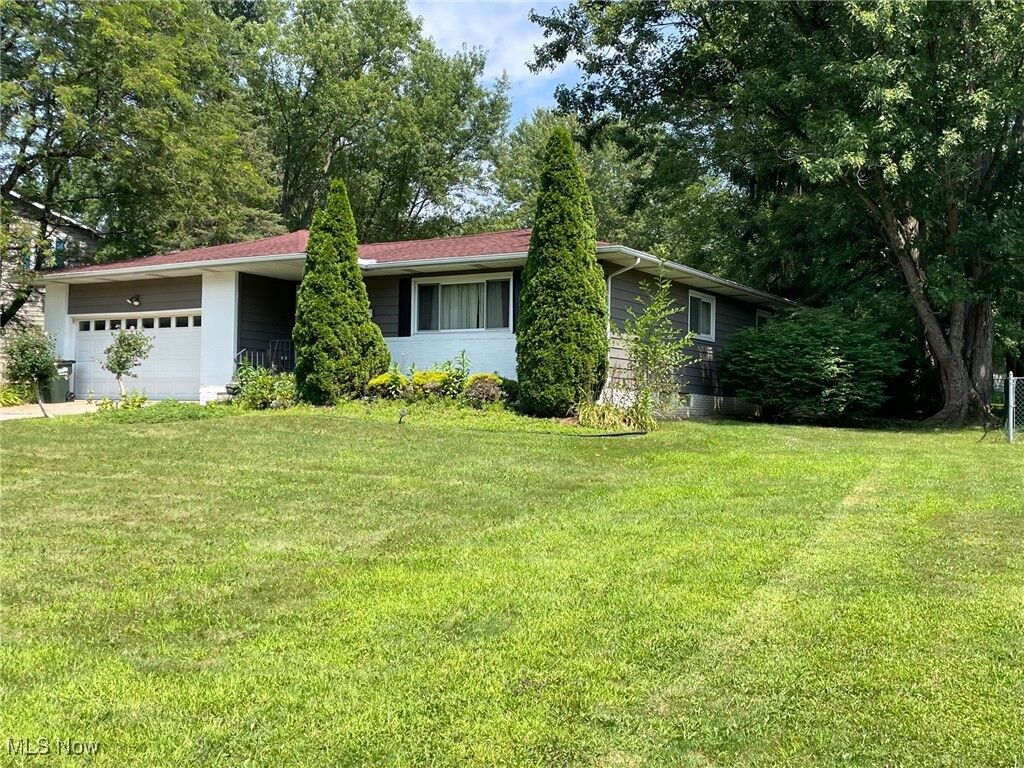 Property Photo:  8975 Crow Drive  OH 44056 