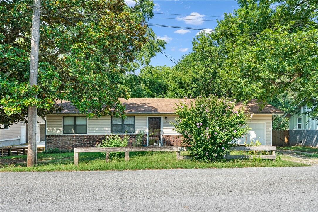 Property Photo: 1119 S Ellis Avenue AR 72701