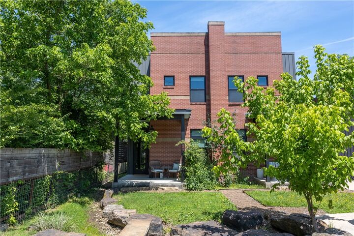 808 Locust Avenue  Fayetteville AR 72701 photo