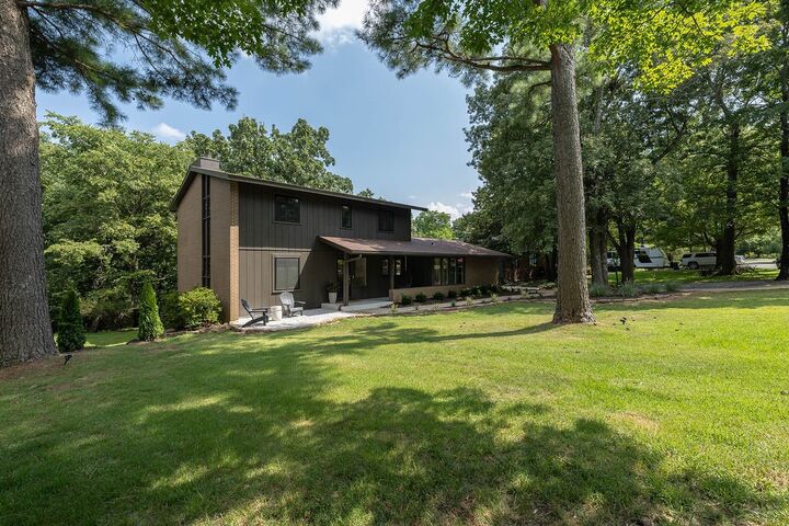 Property Photo: 884 N Shrewsbury Lane AR 72701