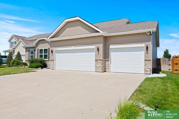 Property Photo:  4704 Brook Circle  NE 68133 