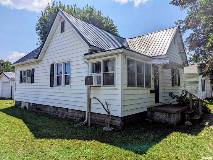 420 N 13th Street  Herrin IL 62948 photo