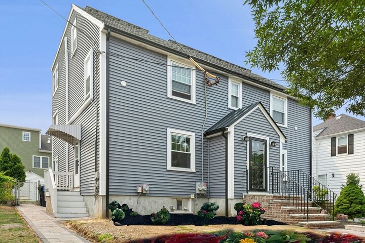 Property Photo:  54-54A Mary St 1  MA 02474 