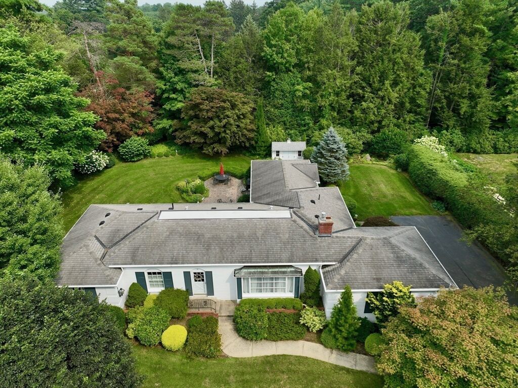 Property Photo:  35 Hillcrest Drive  MA 01062 