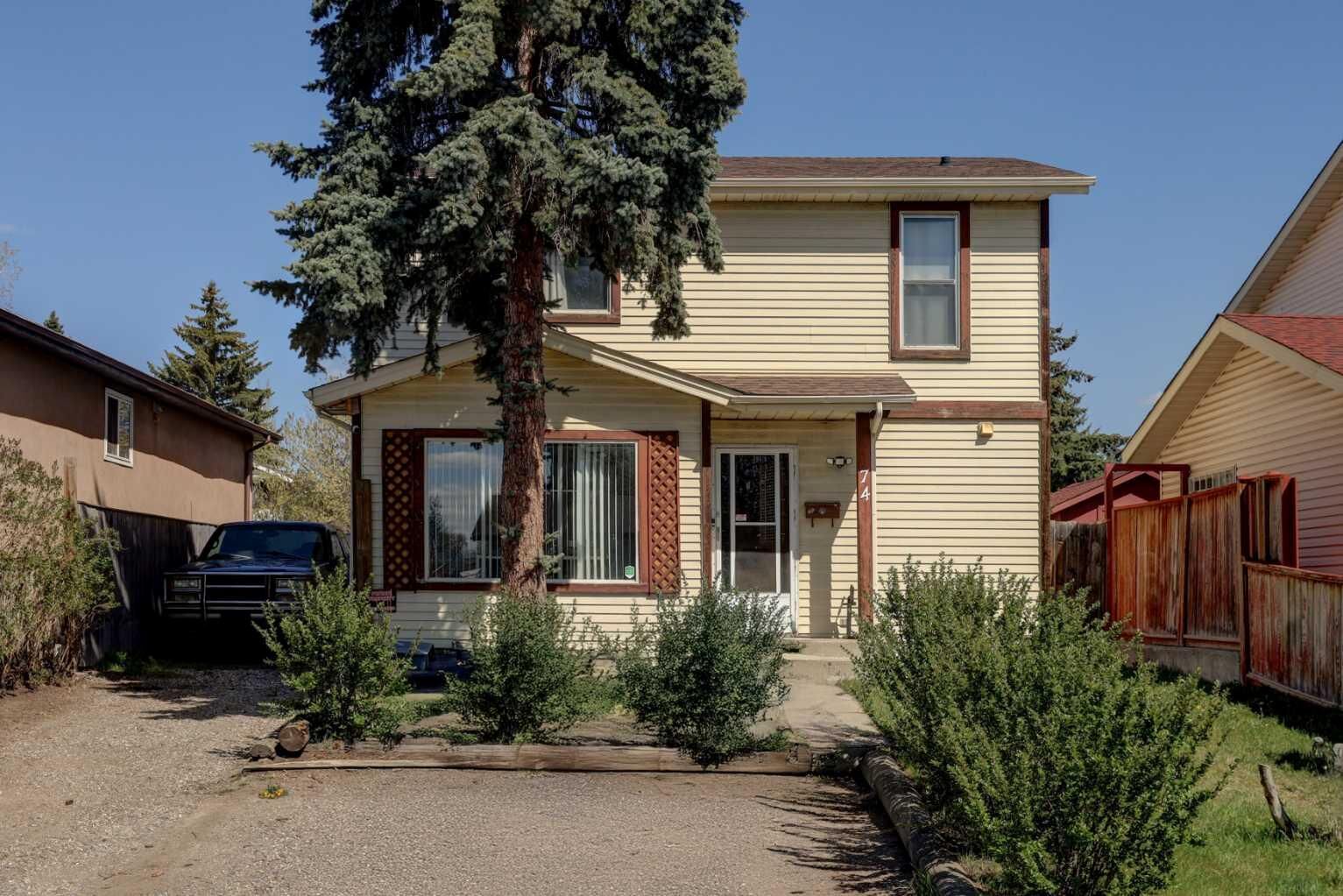 Photo de la propriété:  74 Aberdare Way NE  AB T2A 6V5 