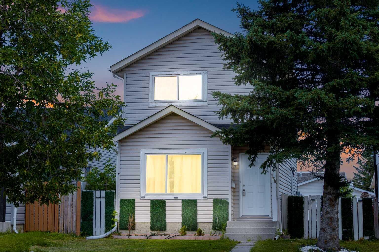 Property Photo:  268 Falton Drive NE  AB T3J 2W6 