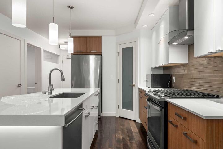 Property Photo:  1029 15 Avenue SW 302  AB T2R 0S5 