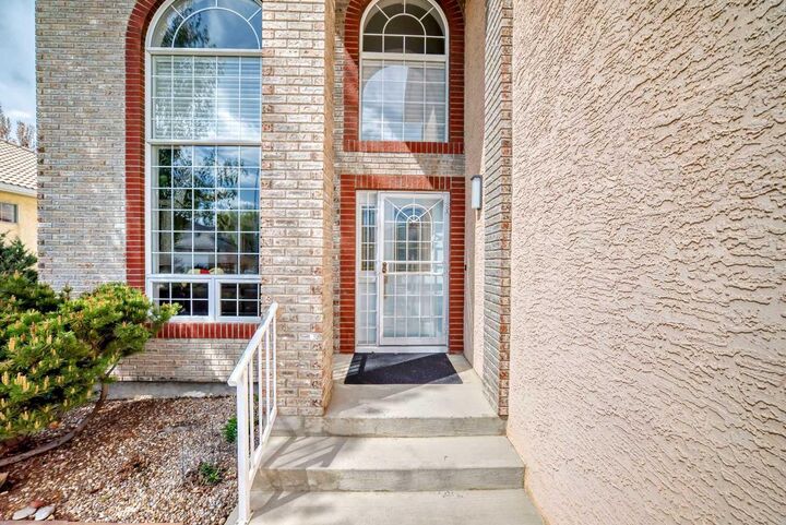 Property Photo:  157 Hamptons Square NW  AB T3A 5C3 