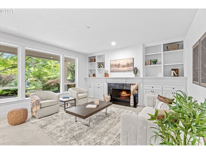Property Photo:  5445 SW Hume St  OR 97219 