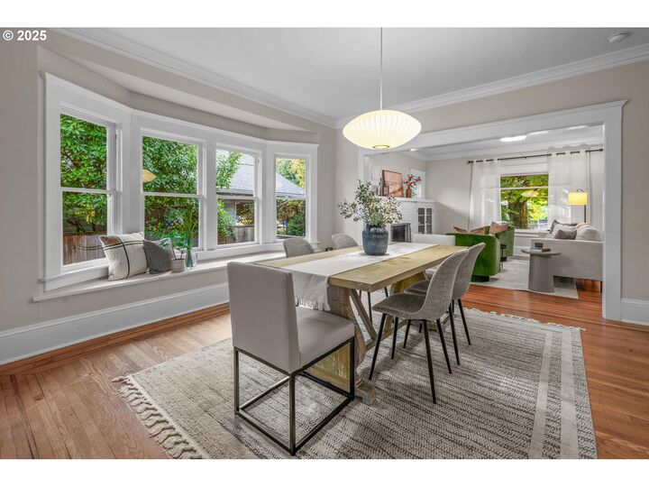 Property Photo: 2438 NE 7th Ave OR 97212