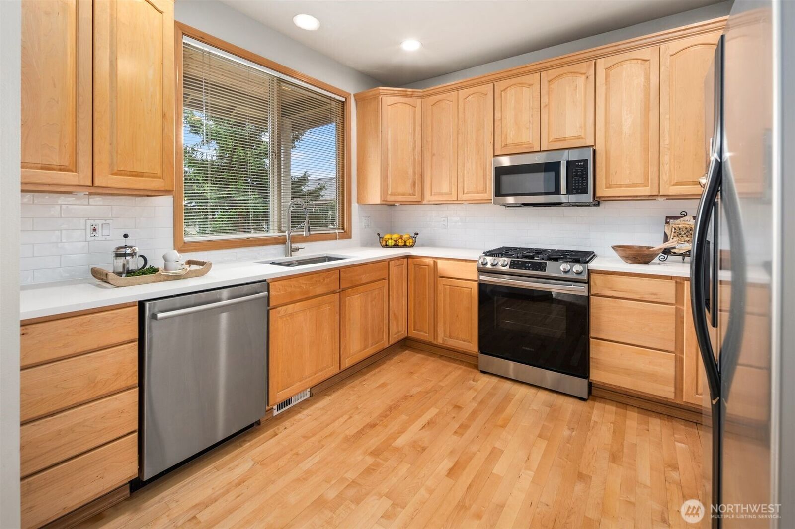 Property Photo: 8233 NE 163rd Place WA 98028