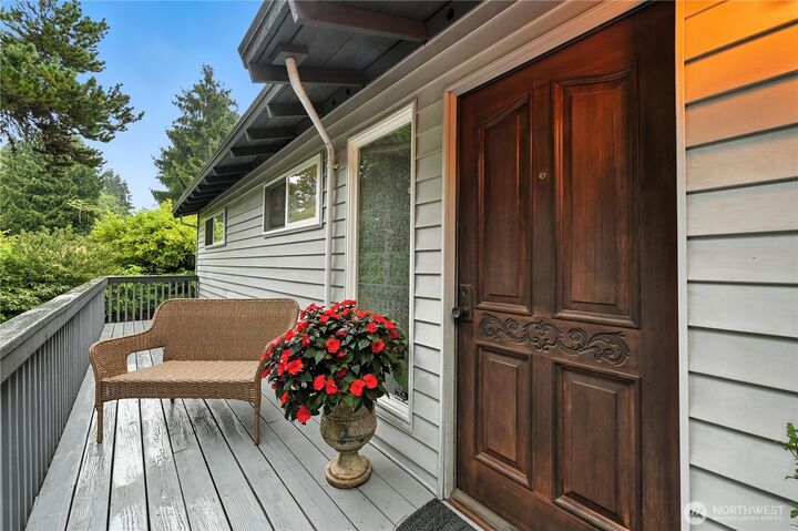 Property Photo:  5418 NE 200th Place  WA 98155 