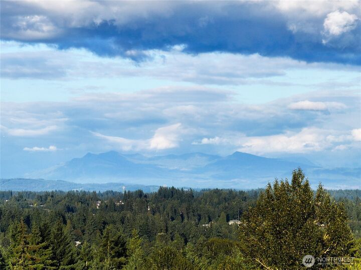 Property Photo:  5418 NE 200th Place  WA 98155 