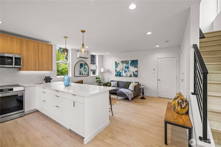 Property Photo:  5121 SW Genesee Street  WA 98116 